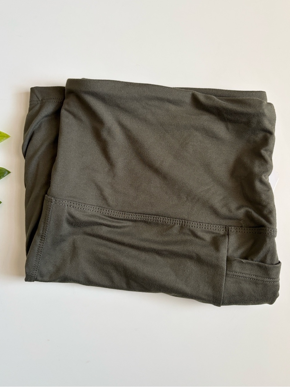 NWT skylee olive green maternity bike shorts